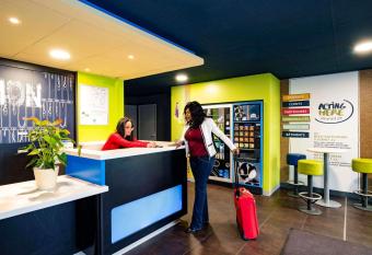 ibis Budget Vitry Sur Seine A86 allows 18 year olds to book a room