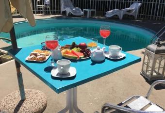 Sandilos has Balcony rooms