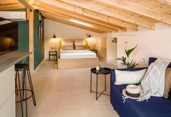 D Zen Family Apartment Nafplio has Balcony rooms