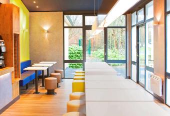 ibis budget Marne la Vall  e Bry sur Marne allows 18 year olds to book a room