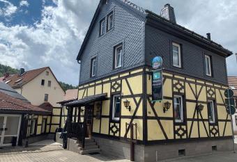 Meyers Pension allows 18 year olds to book a room