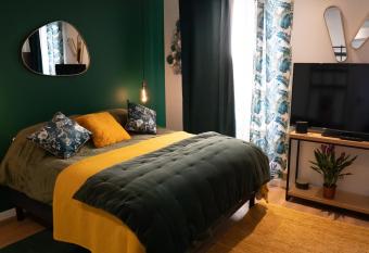 studio coeur de ville neuf et design tt equip   parking gratuit allows 18 year olds to book a room