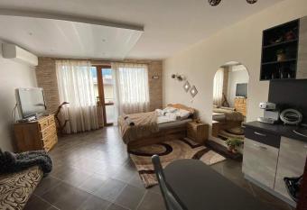 Studio Anastasia has Balcony rooms