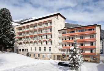 Hotel National allows 18 year olds to book a room