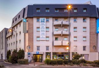 Ibis Budget St Gratien - Enghien-Les-Bains allows 18 year olds to book a room
