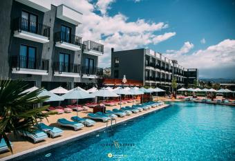 Nuevo Deluxe has Balcony rooms