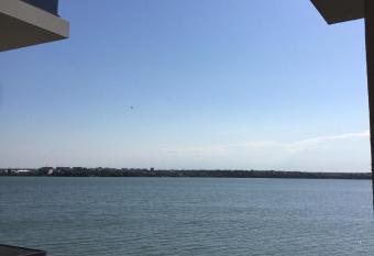 Mirror Lake Apartment has Balcony rooms