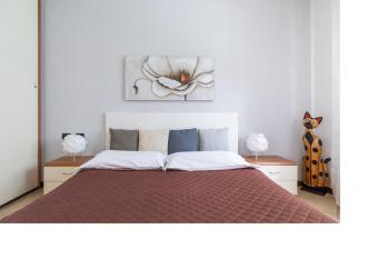 ENJOY VARENNA CASA VACANZE allows 18 year olds to book a room