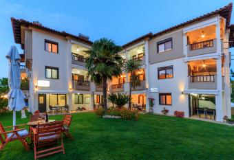 Apartments Kassandrinos-Maria has Balcony rooms