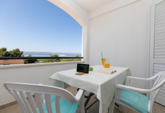 Apartman Meira br 2 has Balcony rooms