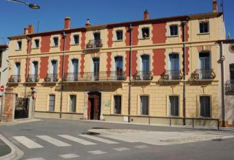 Les Buis has Balcony rooms