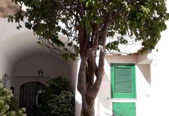 Civico13 Capri has Balcony rooms