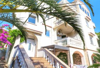 Apartment Dony - Ti  i   has Balcony rooms