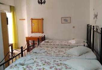 HERMOUPOLI ROOMS has Balcony rooms