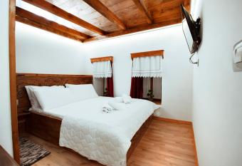 Duplex Apartment Viktoria has Balcony rooms