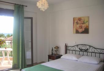 SKIONI RESORT Halkia has Balcony rooms