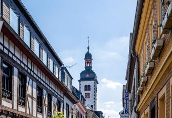 Pension Herheinspaziert allows 18 year olds to book a room