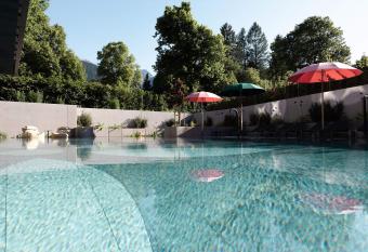 Amrai Suites allows 18 year olds to book a room