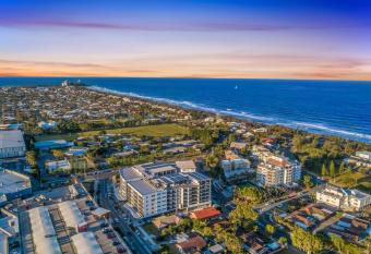 Hedge Apartments has Balcony rooms