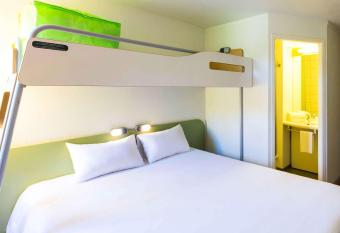 Ibis budget B  ziers Est Mediterran  e A9 / A75 allows 18 year olds to book a room