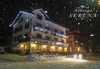 Albergo Serena has Balcony rooms