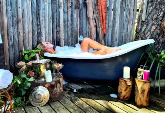 Fairfield Cottages allows 18 year olds to book a room