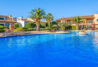 Can Om has Balcony rooms