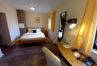 Hotel Lindenhof allows 18 year olds to book a room