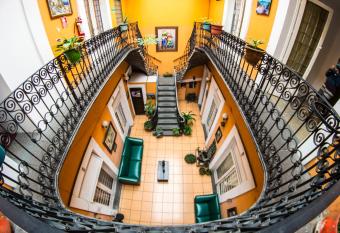 La Fuente Catedral has Balcony rooms