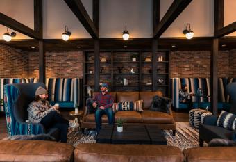 The Bivvi Hostel Telluride has Balcony rooms