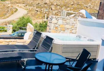 Koxyli Suite of Mykonos allows 18 year olds to book a room