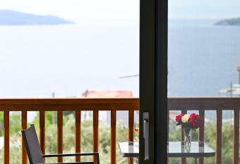 Makis Sea View Studios allows 18 year olds to book a room