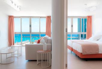 Plus Fariones Habitat has Balcony rooms