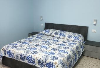 Green House has rooms with a private hot tub