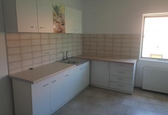 Casa Philos allows 18 year olds to book a room