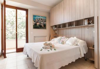 Rhomy Apartment has Balcony rooms