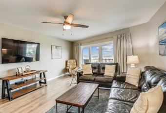 SeaCrest 501AB condo has Balcony rooms