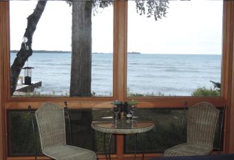 Square Rigger Harbor Motel allows 18 year olds to book a room