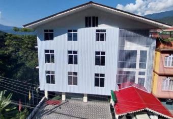 Hotel Greenery View has Smoking/Balcony rooms