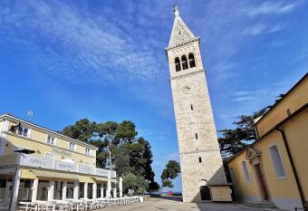 STELLA deluxe SUPERIOR 5 star apartment, your piece of heaven by the sea & park, with sea view has Balcony rooms