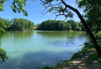Residence du Lac,Apt 2P, 5 pers,Monflanquin has Balcony rooms