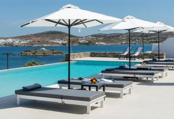 Kymo Luxury Suites Paros has Balcony rooms