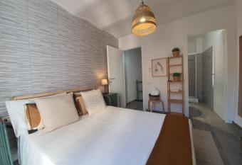 Casa Dina - Fondi Vertice Rooms allows 18 year olds to book a room