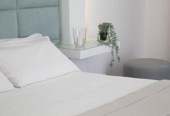 GRAND HOTEL SERAPIDE has Balcony rooms