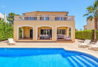 Villa Paula has Balcony rooms