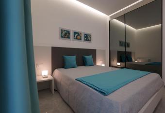 Stabile HolidayHome has rooms with a private hot tub