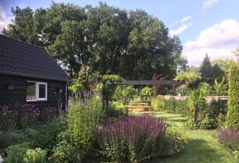 Guesthouse de Hogewal allows 18 year olds to book a room