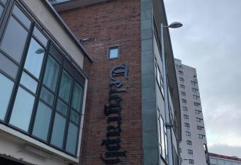 Telegraph Hotel - Coventry has rooms with a private hot tub