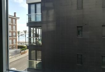 Calafell Espriu 2 allows 18 year olds to book a room