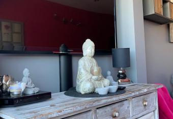 Le Boudha Love allows 18 year olds to book a room